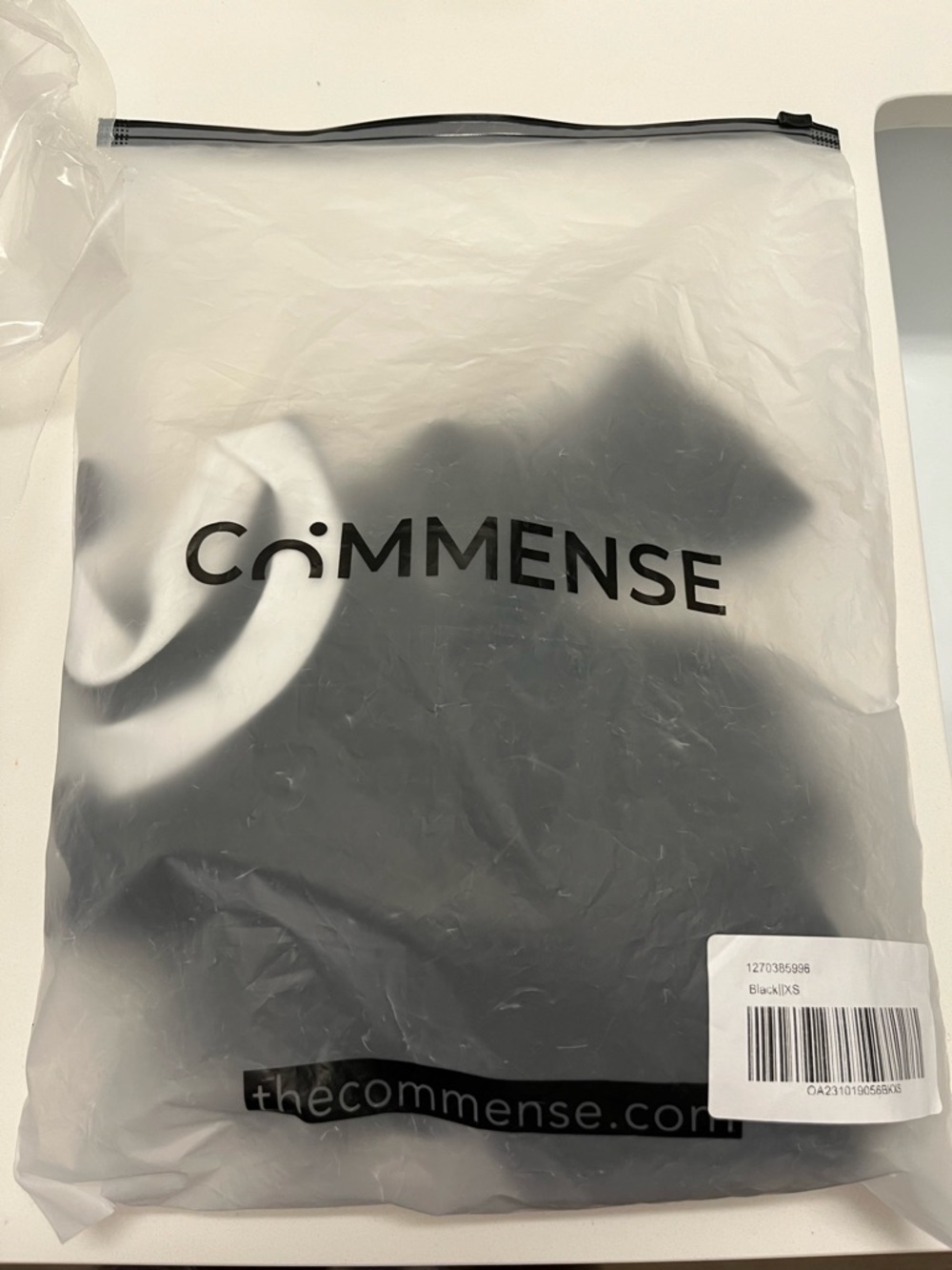 Commense Black White Longsleeve Top